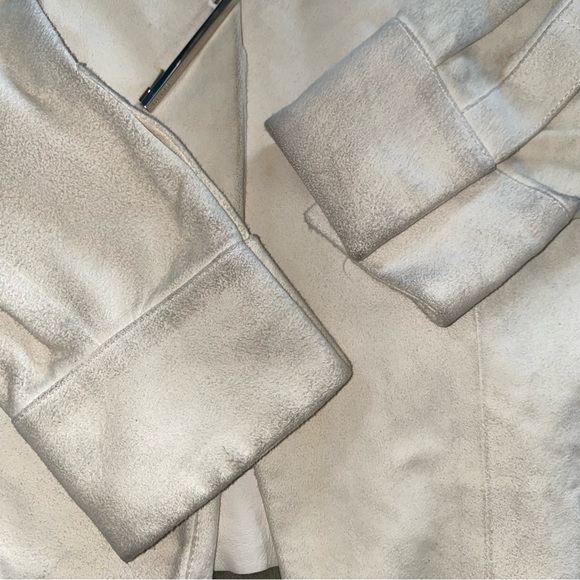 Gucci Silver Tone Bar Pin with Suede Shirt - Picture 16 of 16